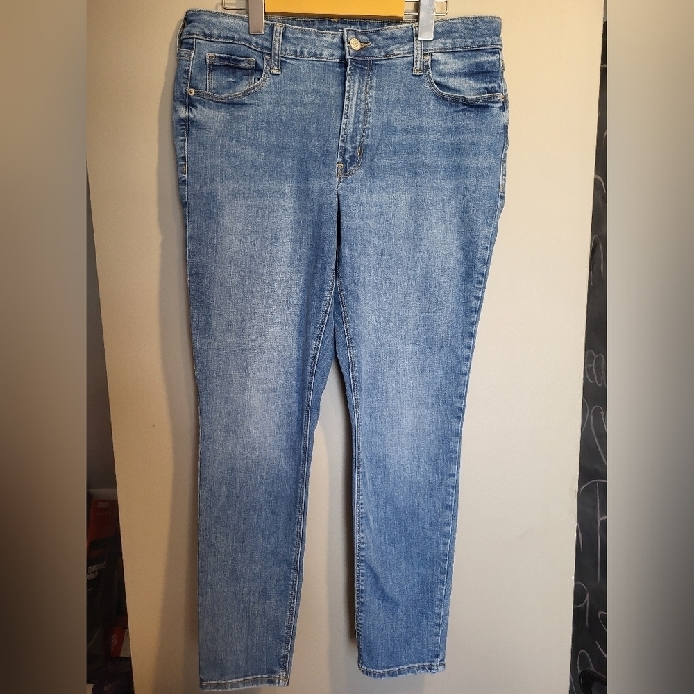 Old Navy Light Blue Women's Skinny Jeans, Size 14 (32)
